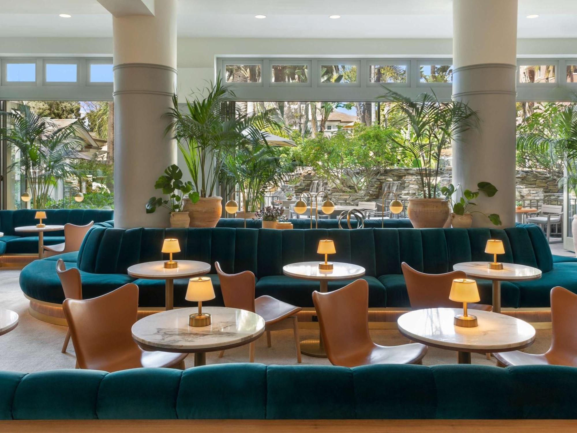 Fairmont Miramar & Hotel 5*