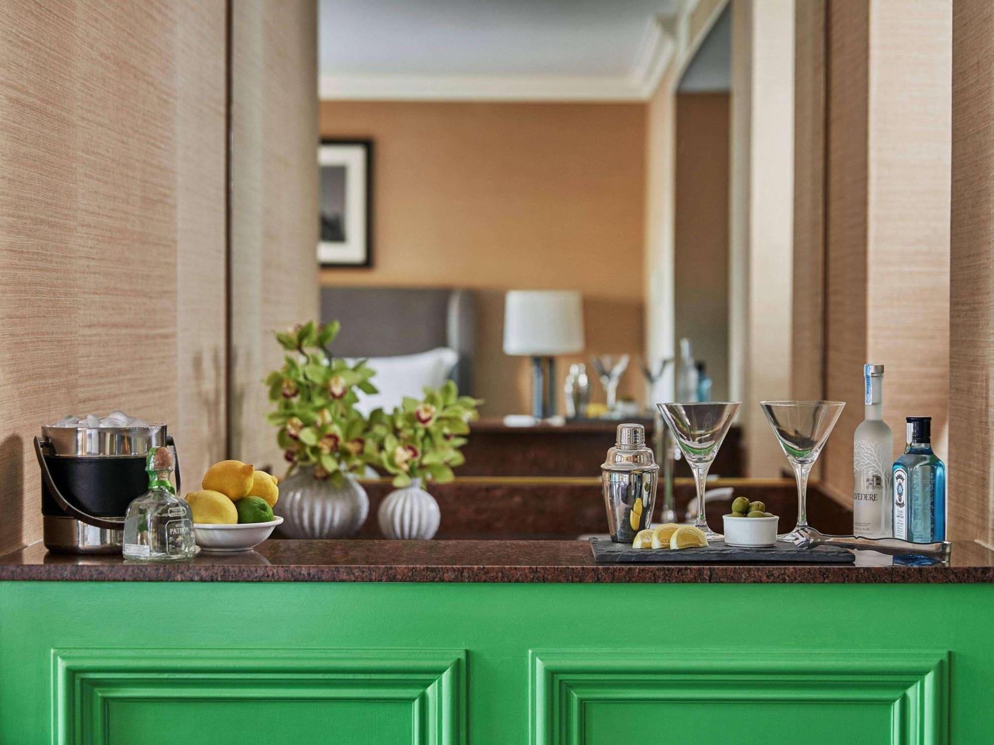 Fairmont Miramar & Hotel